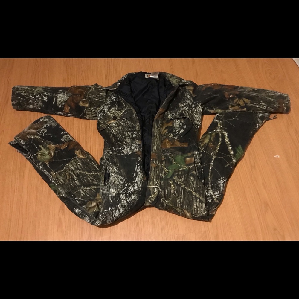 Like New insulated coveralls Mossy Oak Camo Youth